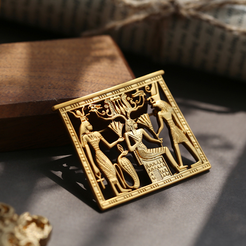 Broche pharaon d'Egypte carrée - Women Accessories In Egypt avis et prix