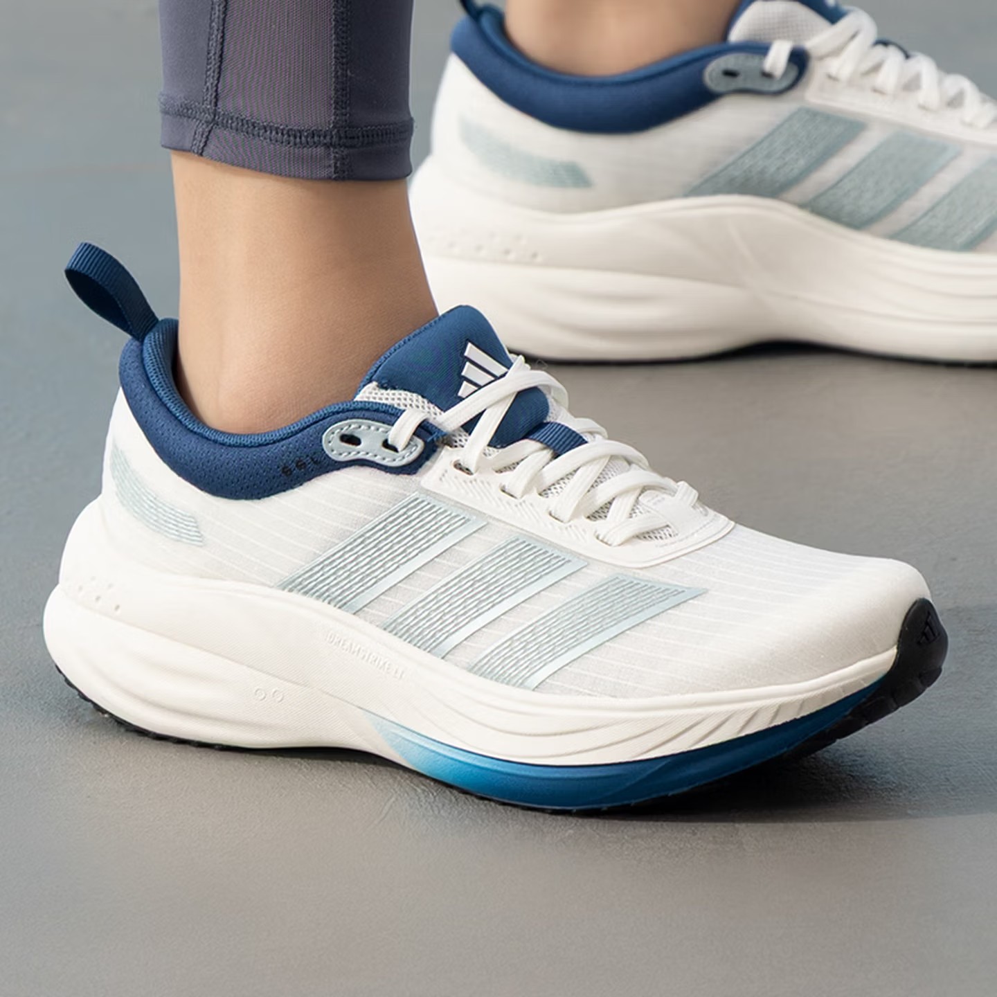 Chaussures de course adidas CU - Women'S Accessories Adidas avis et prix